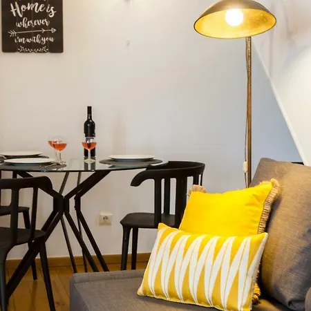 Joivy Charming Apt Near Fado Museum Lisboa Exterior foto
