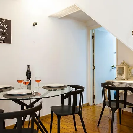 Joivy Charming Apt Near Fado Museum Lisboa Exterior foto